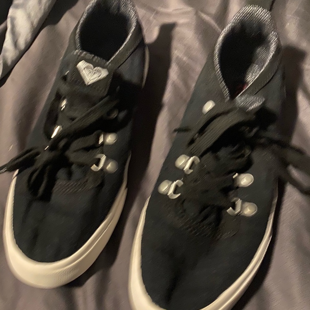 Roxy sneakers